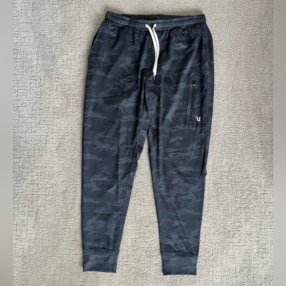 Vuori Sunday Performance Jogger.  Size M. Charcoal Camo